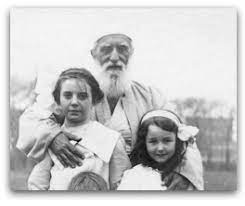 There is nothing more delightful than the emotion one feels in embracing a sweet child …” | 'Abdu'l-Bahá in America